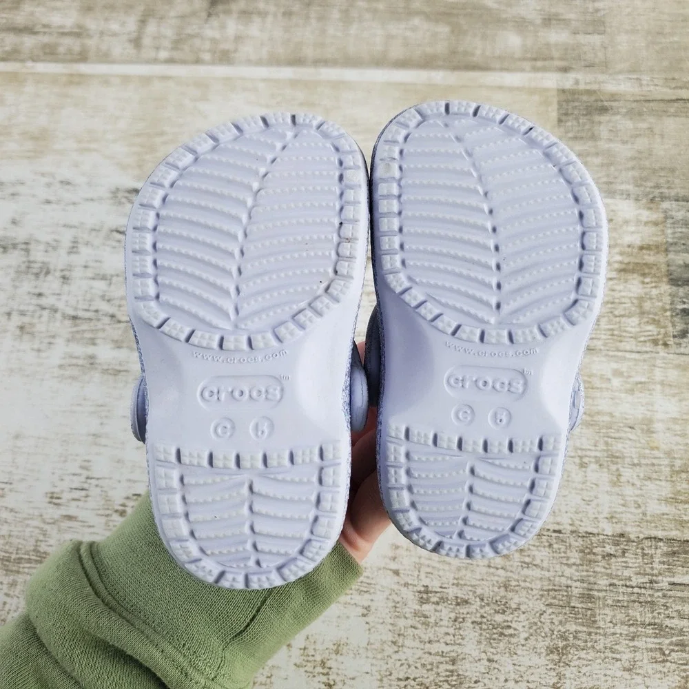 Crocs Classic Girl Clog Sandal Sz C5 5 Blue Glitter Slip On Round Toe Waterproof